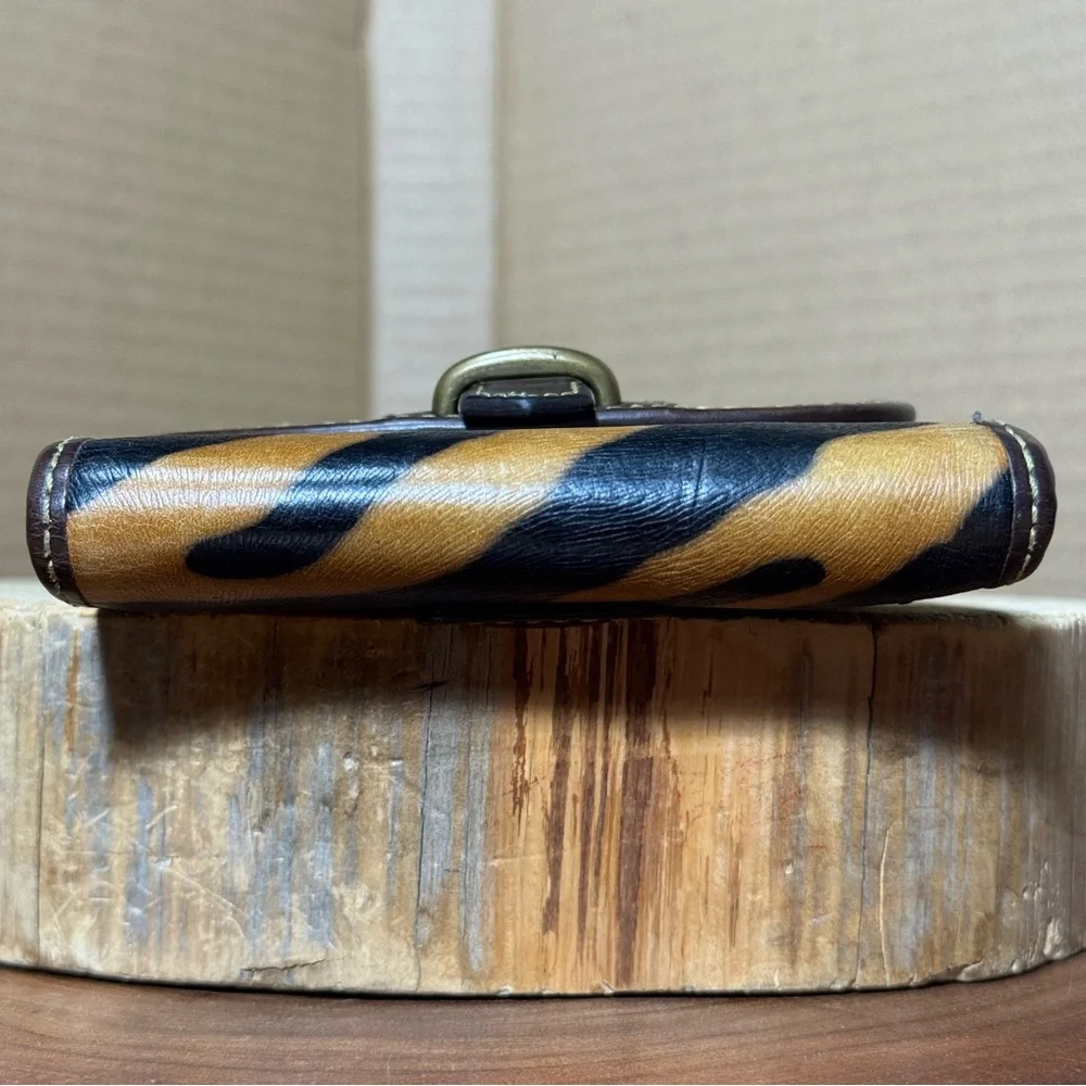 RARE VINTAGE DOONEY & BOURKE LEATHER ZEBRA PRINT WALLET - Picture 7 of 16
